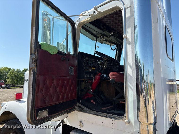 image for item EF3000 1992 Kenworth semi truck