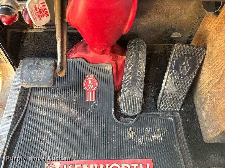 image for item EF3000 1992 Kenworth semi truck