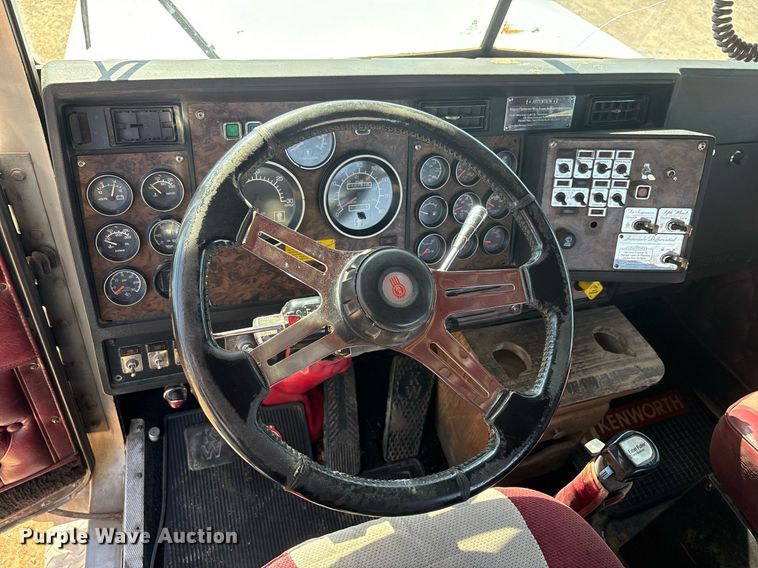 image for item EF3000 1992 Kenworth semi truck