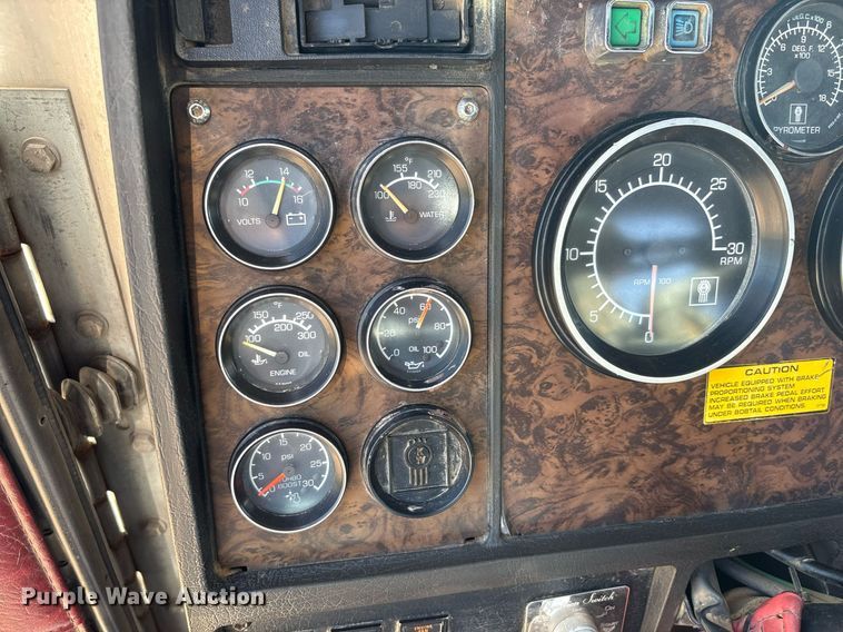 image for item EF3000 1992 Kenworth semi truck