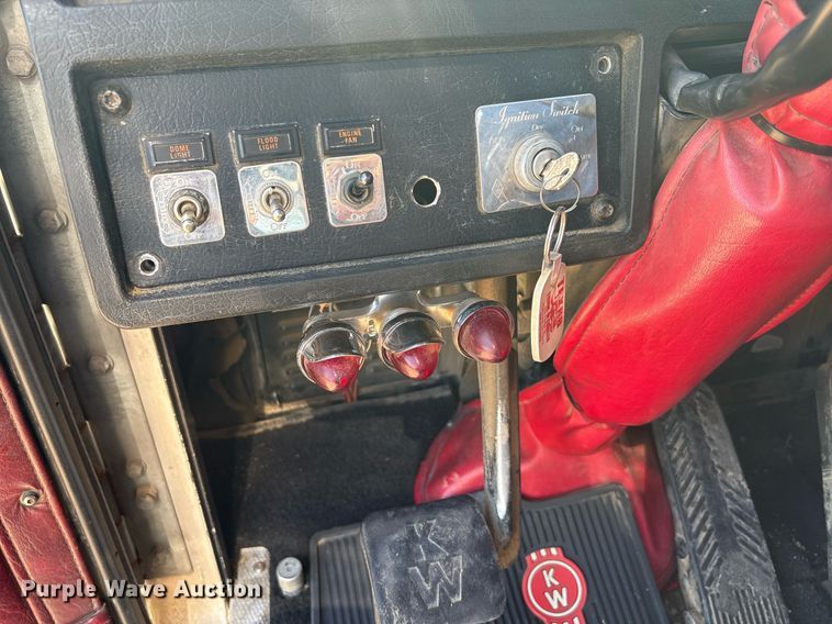 image for item EF3000 1992 Kenworth semi truck