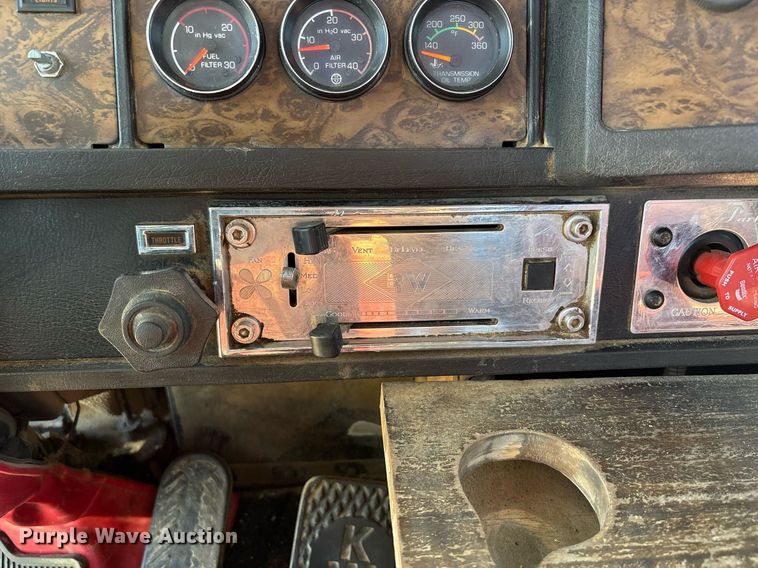 image for item EF3000 1992 Kenworth semi truck