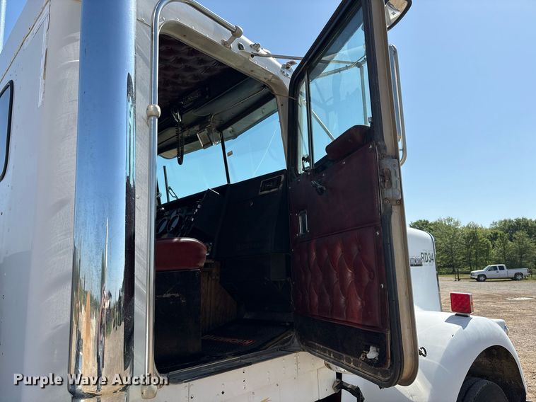 image for item EF3000 1992 Kenworth semi truck