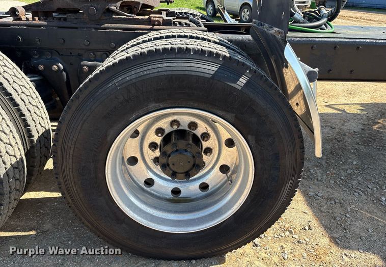 image for item EF3000 1992 Kenworth semi truck