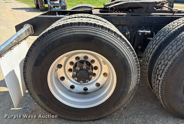 image for item EF3000 1992 Kenworth semi truck