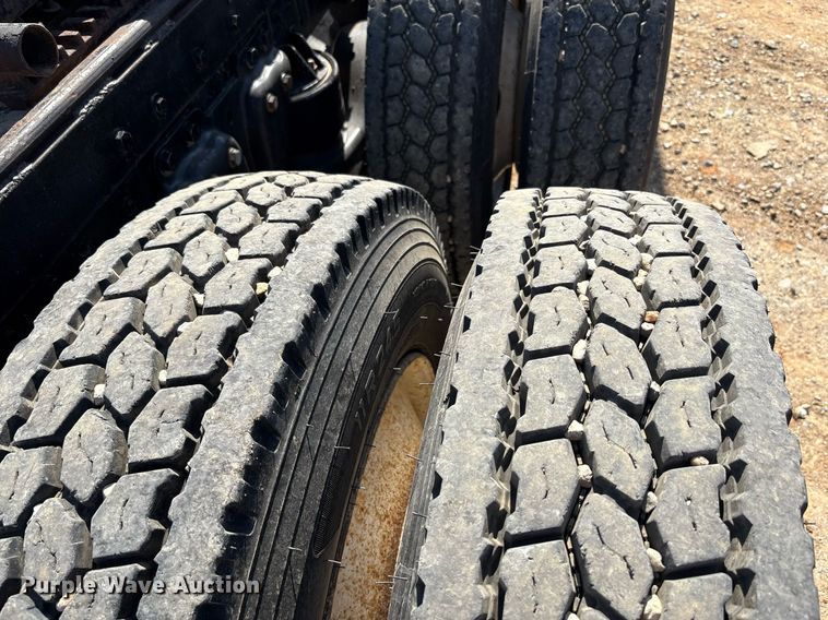 image for item EF3000 1992 Kenworth semi truck