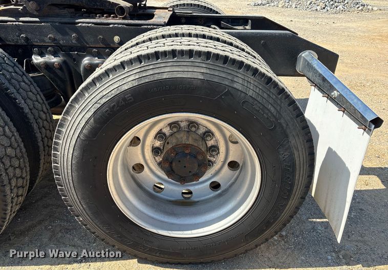 image for item EF3000 1992 Kenworth semi truck