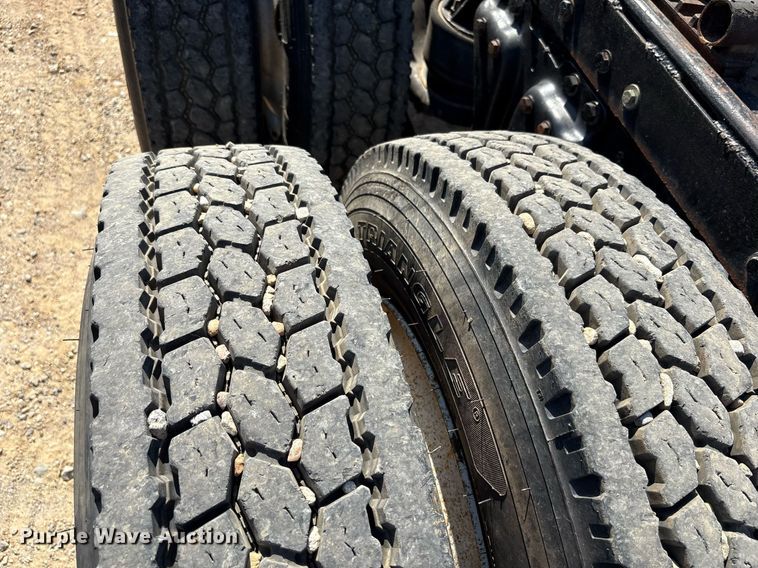 image for item EF3000 1992 Kenworth semi truck