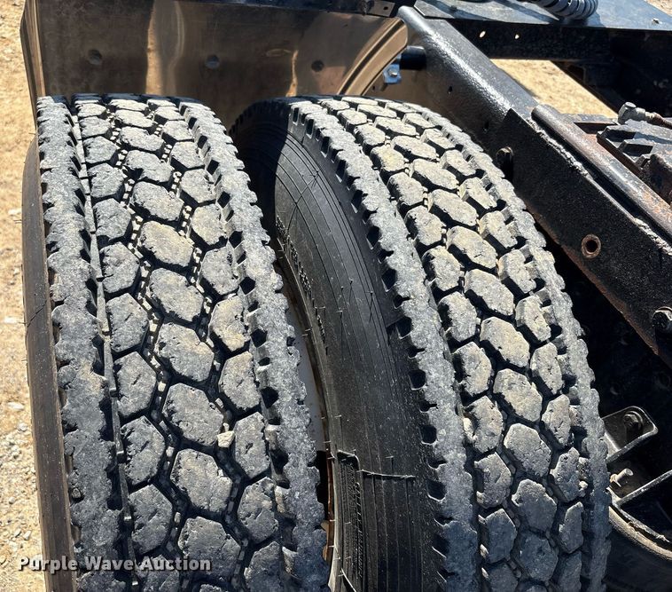 image for item EF3000 1992 Kenworth semi truck