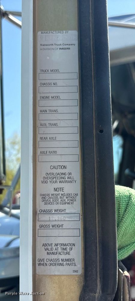 image for item EF3000 1992 Kenworth semi truck