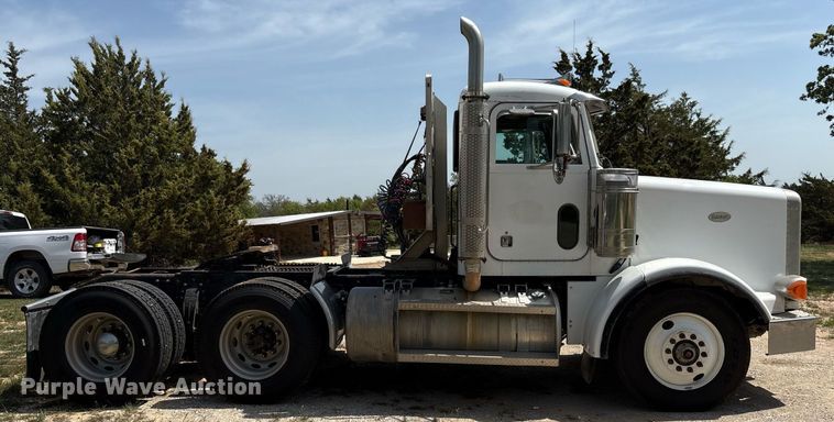 image for item EF3013 1999 Peterbilt 357 semi truck