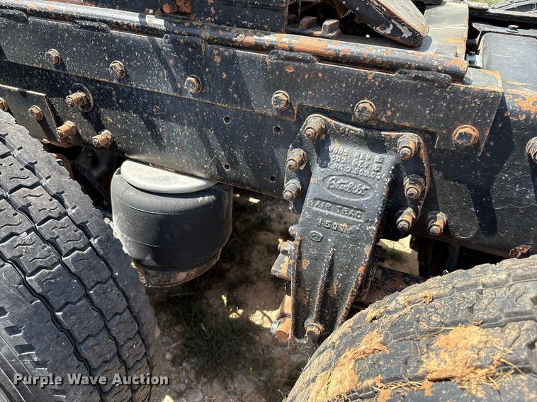 image for item EF3013 1999 Peterbilt 357 semi truck