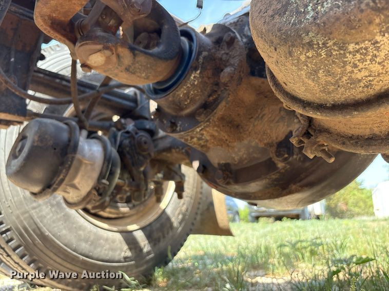 image for item EF3013 1999 Peterbilt 357 semi truck