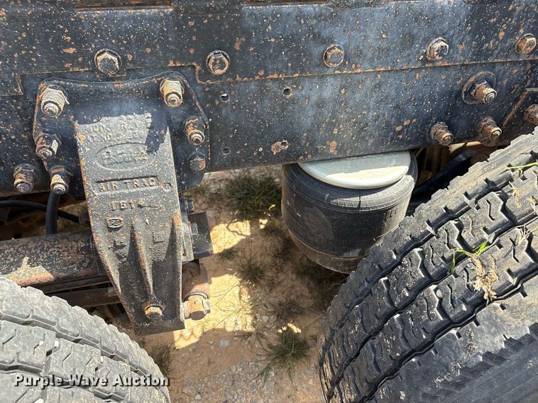 image for item EF3013 1999 Peterbilt 357 semi truck