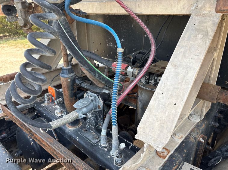 image for item EF3013 1999 Peterbilt 357 semi truck