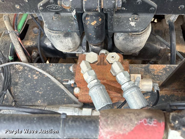 image for item EF3013 1999 Peterbilt 357 semi truck