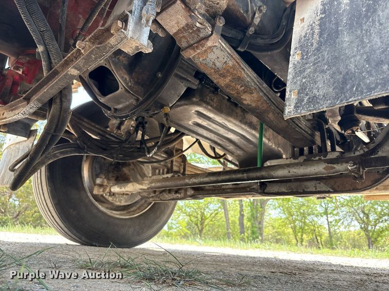 image for item EF3013 1999 Peterbilt 357 semi truck