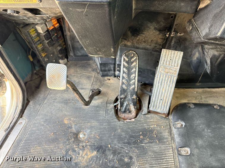 image for item EF3013 1999 Peterbilt 357 semi truck