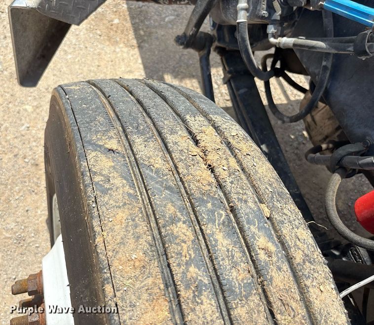 image for item EF3013 1999 Peterbilt 357 semi truck