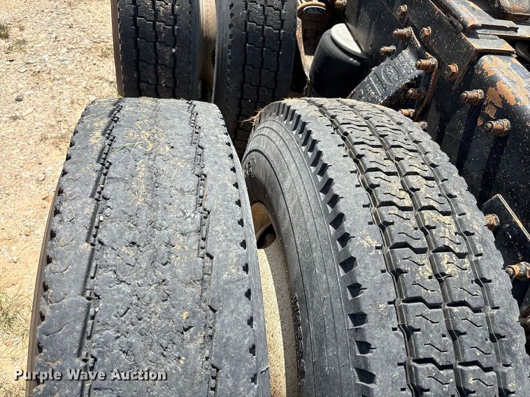 image for item EF3013 1999 Peterbilt 357 semi truck