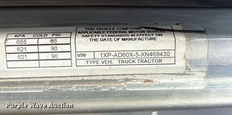 image for item EF3013 1999 Peterbilt 357 semi truck