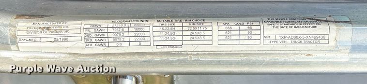 image for item EF3013 1999 Peterbilt 357 semi truck