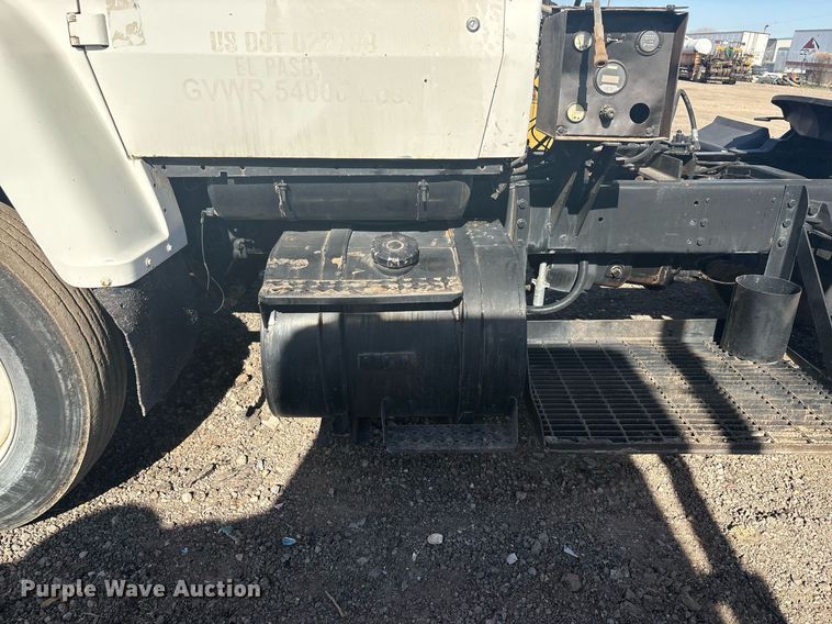 image for item EF3027 1987 Ford LN8000 semi truck