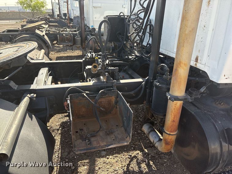 image for item EF3027 1987 Ford LN8000 semi truck