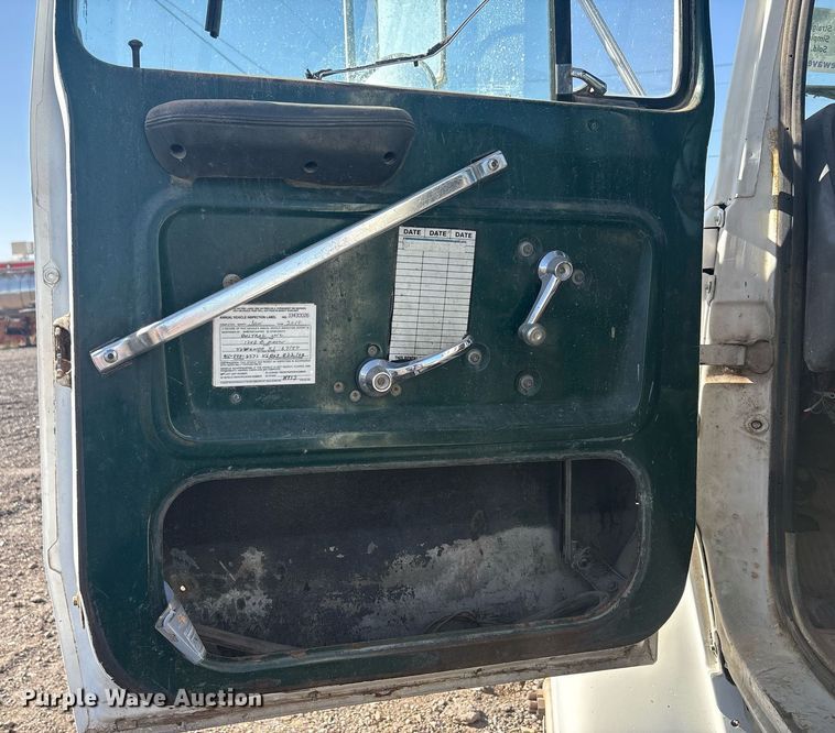 image for item EF3027 1987 Ford LN8000 semi truck