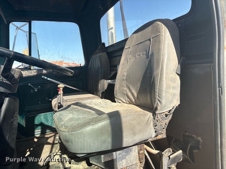 image for item EF3027 1987 Ford LN8000 semi truck