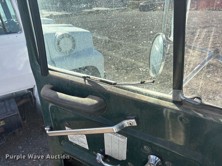 image for item EF3027 1987 Ford LN8000 semi truck