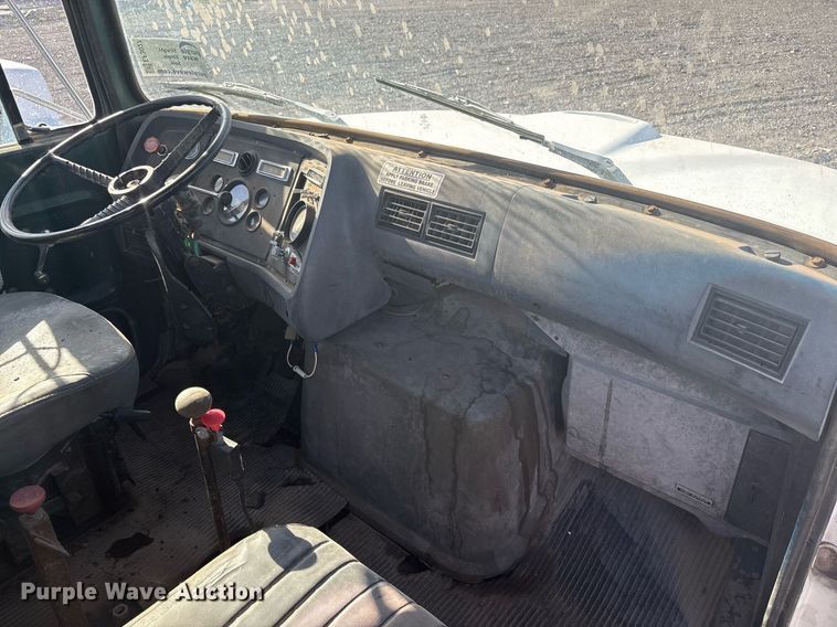 image for item EF3027 1987 Ford LN8000 semi truck