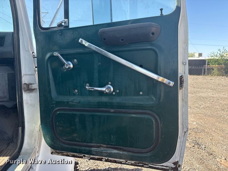 image for item EF3027 1987 Ford LN8000 semi truck