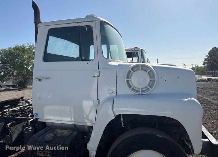 image for item EF3028 1987 Ford LN8000 semi truck