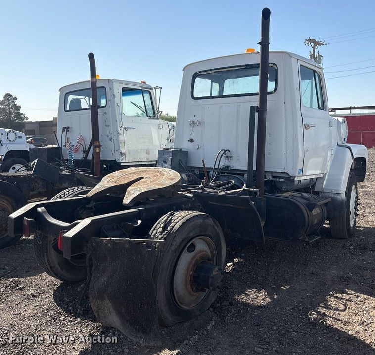image for item EF3028 1987 Ford LN8000 semi truck