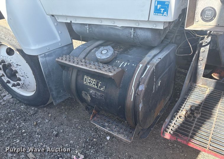 image for item EF3028 1987 Ford LN8000 semi truck