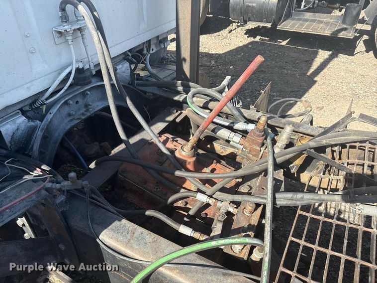 image for item EF3028 1987 Ford LN8000 semi truck