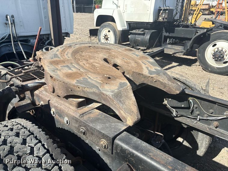 image for item EF3028 1987 Ford LN8000 semi truck