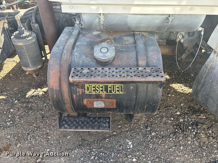 image for item EF3028 1987 Ford LN8000 semi truck