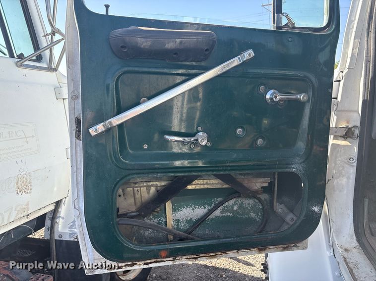 image for item EF3028 1987 Ford LN8000 semi truck