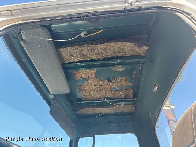 image for item EF3028 1987 Ford LN8000 semi truck