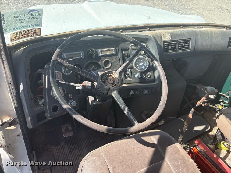 image for item EF3028 1987 Ford LN8000 semi truck