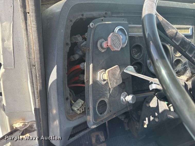 image for item EF3028 1987 Ford LN8000 semi truck