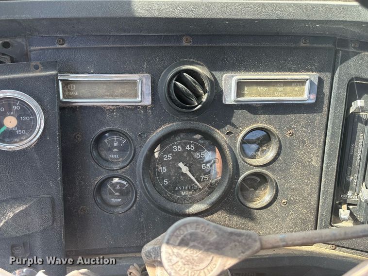 image for item EF3028 1987 Ford LN8000 semi truck