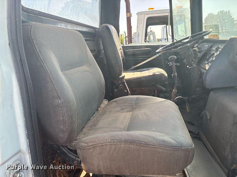 image for item EF3028 1987 Ford LN8000 semi truck