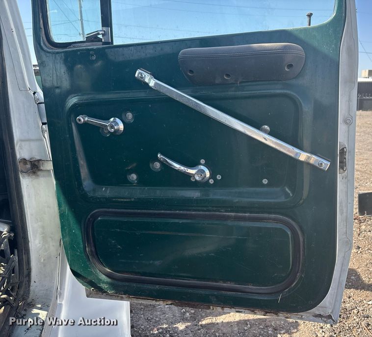 image for item EF3028 1987 Ford LN8000 semi truck