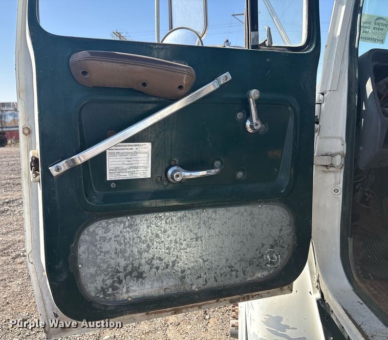 image for item EF3029 1987 Ford LN8000 semi truck