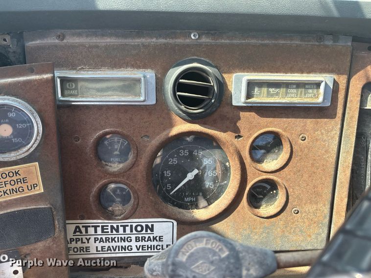 image for item EF3029 1987 Ford LN8000 semi truck