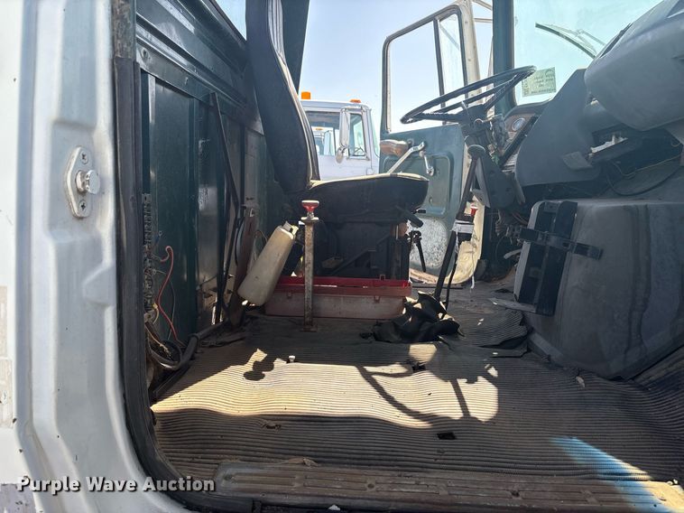 image for item EF3029 1987 Ford LN8000 semi truck