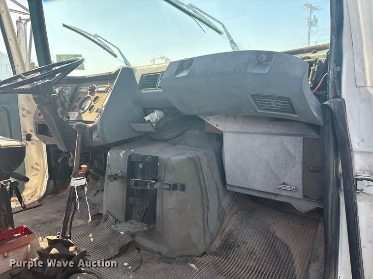 image for item EF3029 1987 Ford LN8000 semi truck